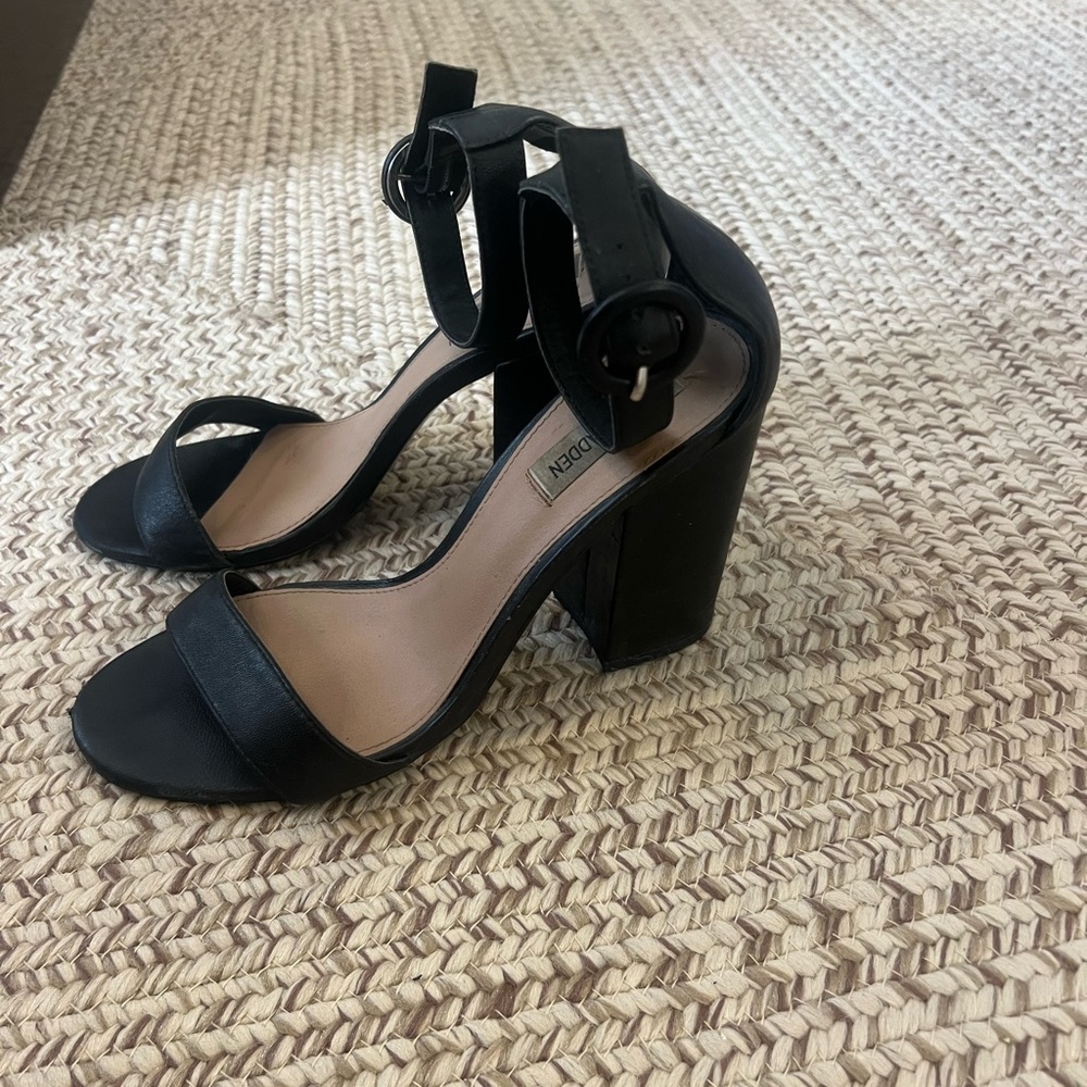 Steve Madden Staple Black Heels - Picture 2 of 6